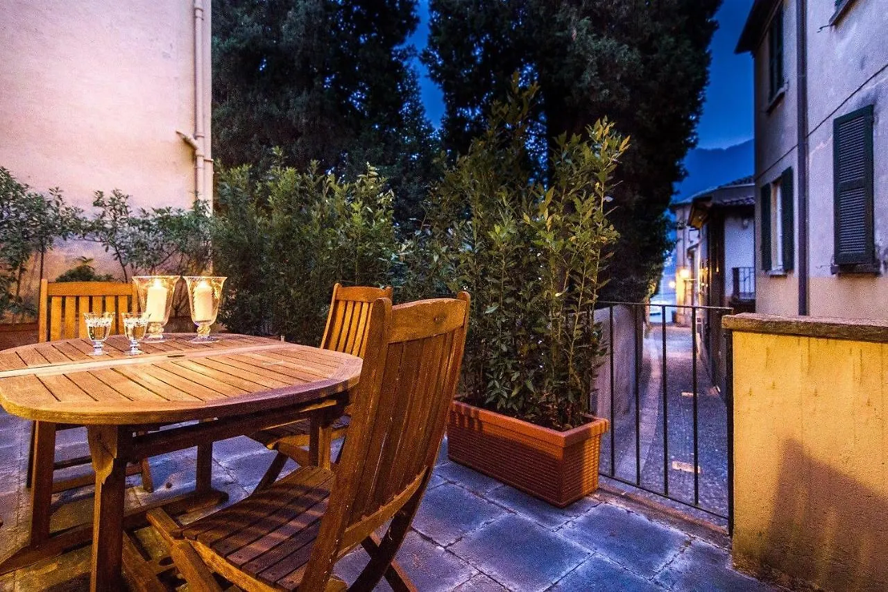 شقة Cernobbio Town House